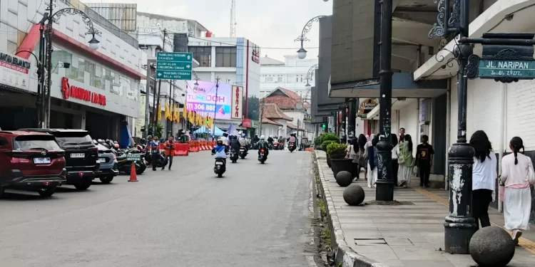 Kata Warga Soal Rencana Peninggian Trotoar di Kota Bandung hingga 50 Sentimeter